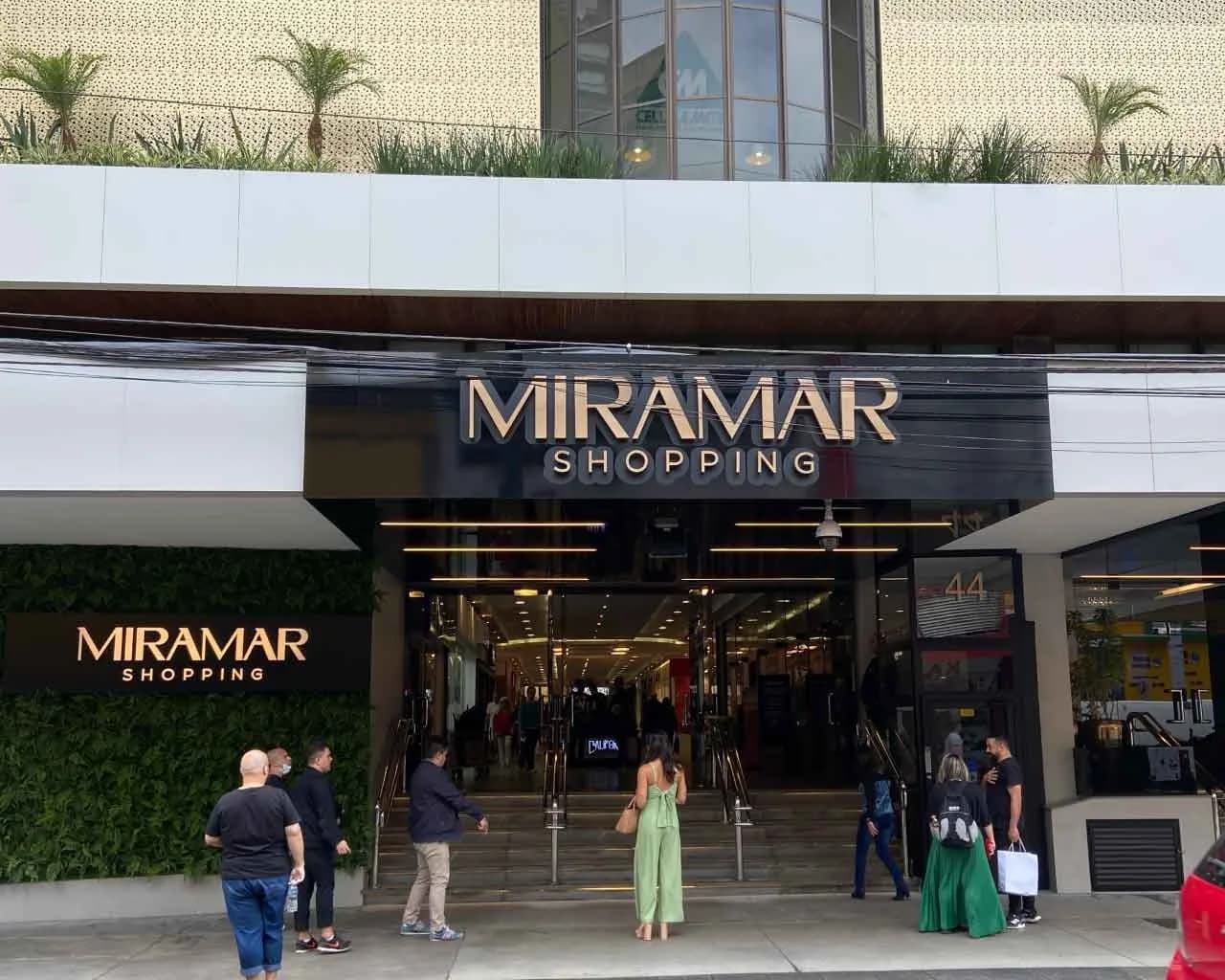 Super Centro Boqueirão - Shopping em Santos em Santos, SP